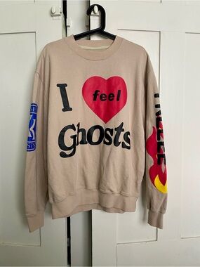 I Feel Ghosts Graphic Crewneck Sweater